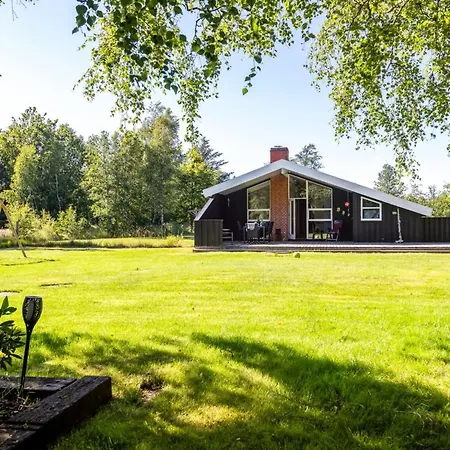 Holiday home Olli - 600m From The Sea By Interhome